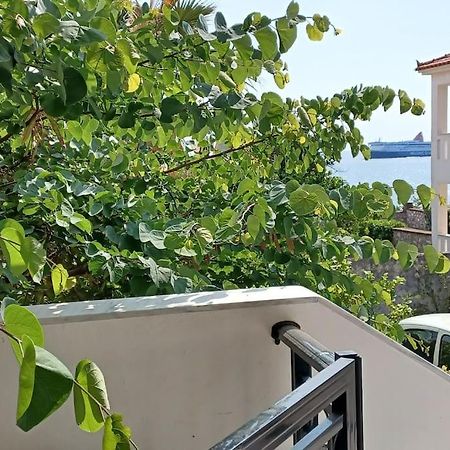 Garden Seaview Luxury Apartment Митилини Экстерьер фото